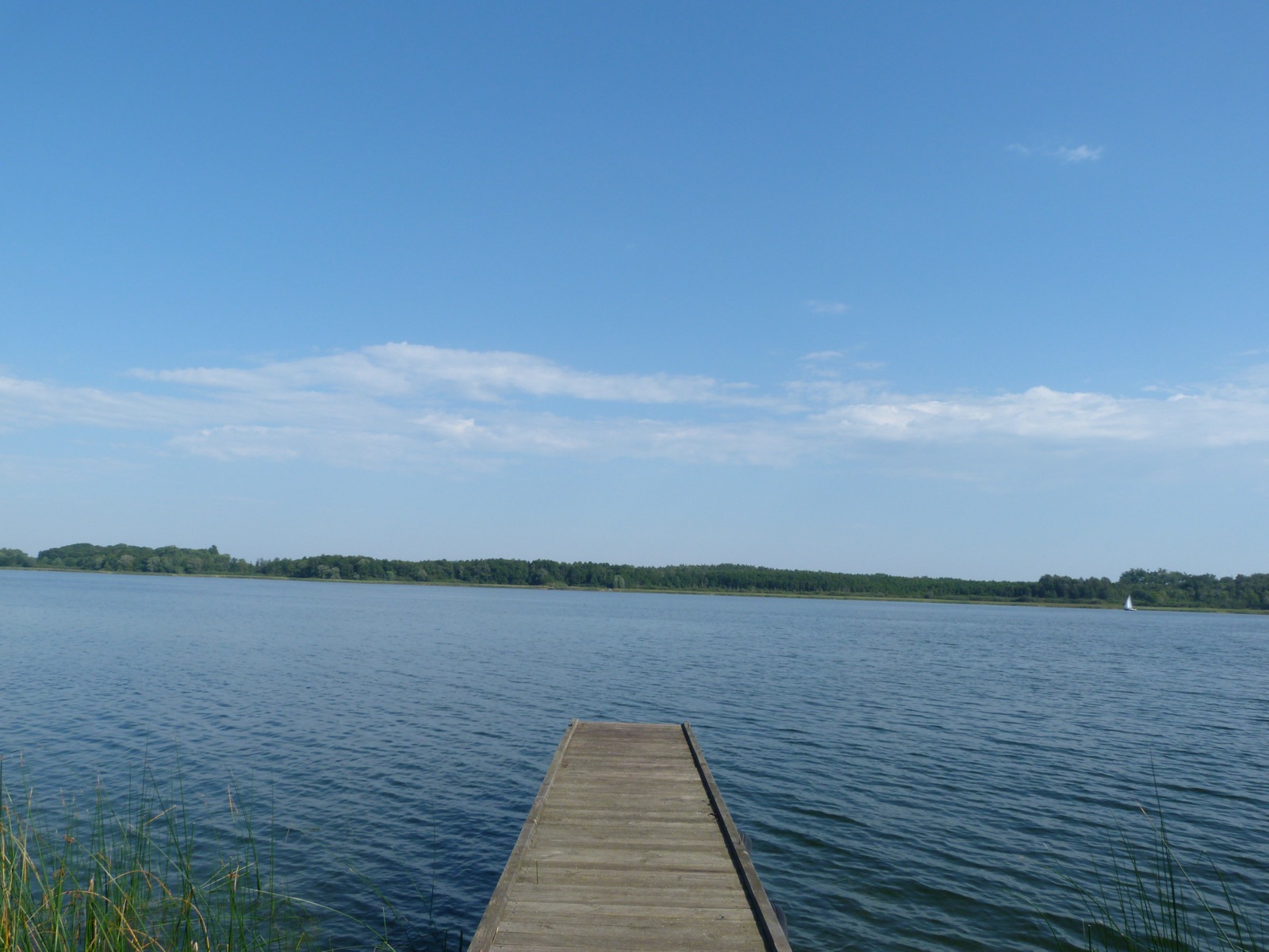 Holzsteg am Ufer in Kruszwin am Soldiner See